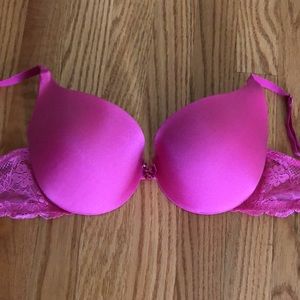 Victoria’s Secret Angels bra